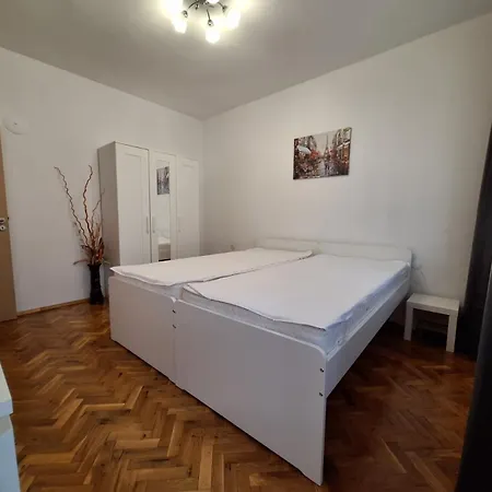 Cosy Oborishte Apartment *